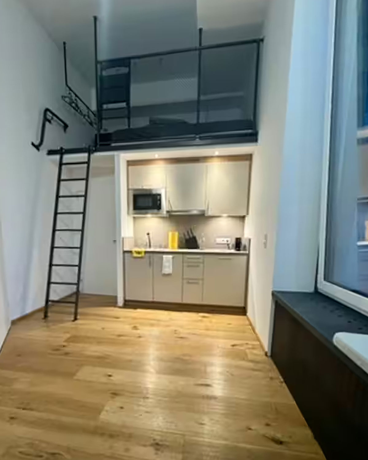 Möbliertes Apartment Innsbruck Küche und Essbereich