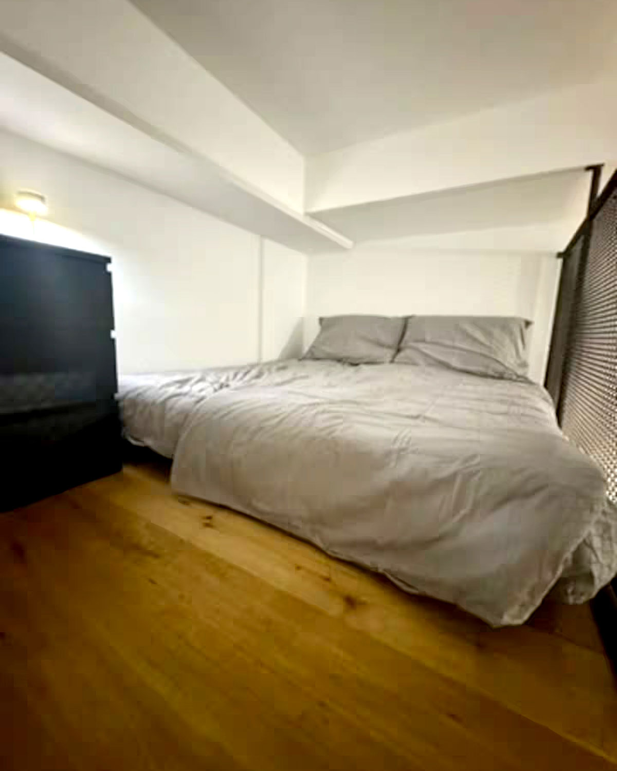 Möbliertes Apartment Innsbruck Schlafbereich auf der Empore