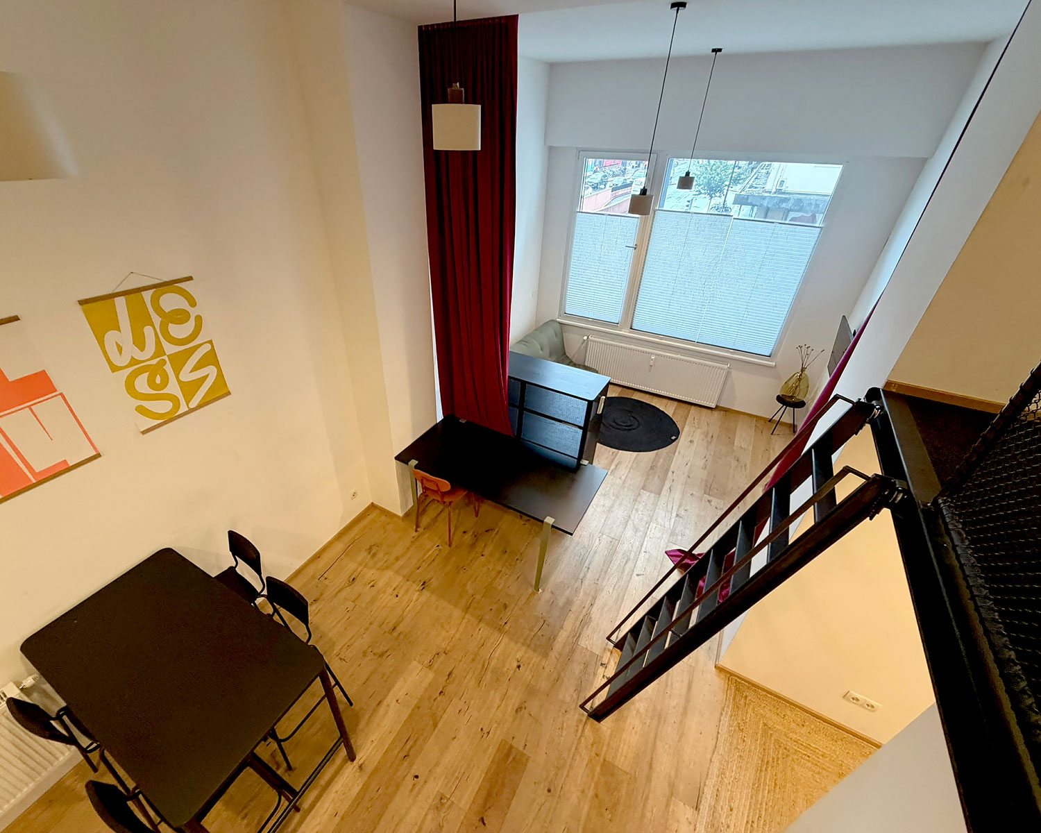 Hangar South möbliertes Apartment Innsbruck heller Innenraum