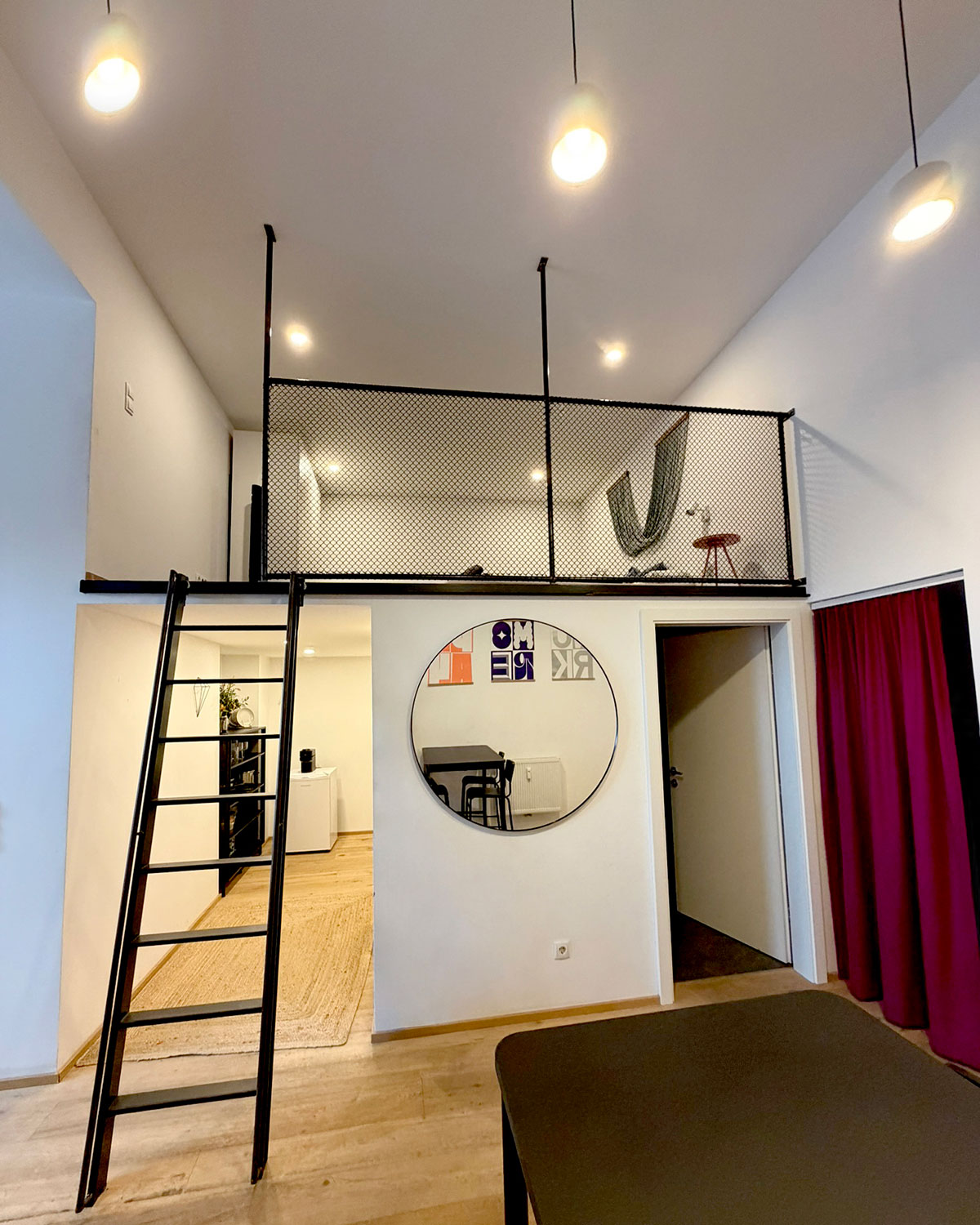 Möbliertes Loft Innsbruck praktischer Stauraum und Ausstattung