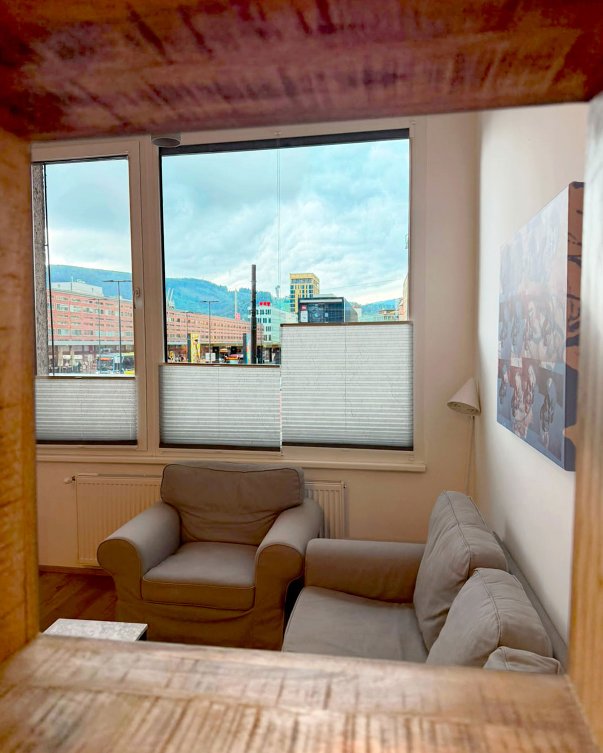 Hangar Southeast möbliertes Apartment Innsbruck heller Innenraum